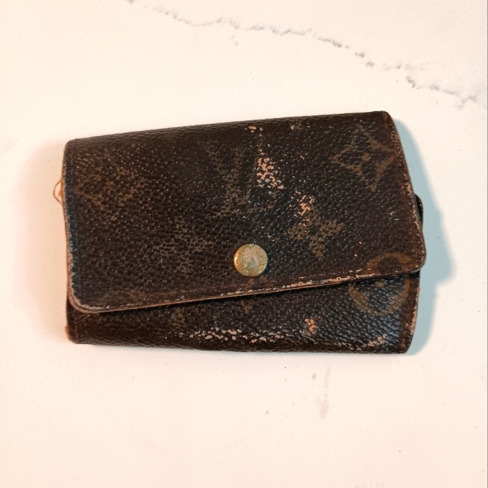 Authentic LOUIS VUITTON Monogram Multicles 6 Key Case